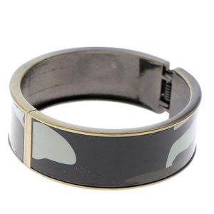 Express Spring-Loaded Camouflage Cuff-Bracelet